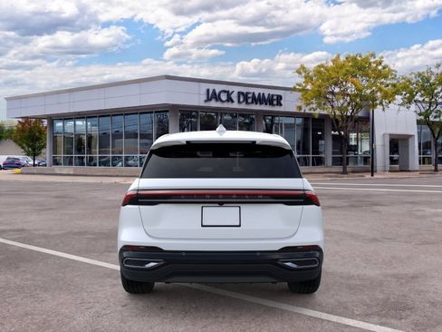 Used 2026 Lincoln Nautilus Premier AWD/4WD image 5