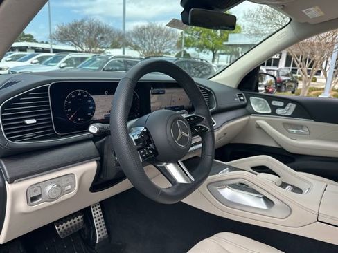 New 2026 Mercedes-Benz GLS 450 4MATIC image 19