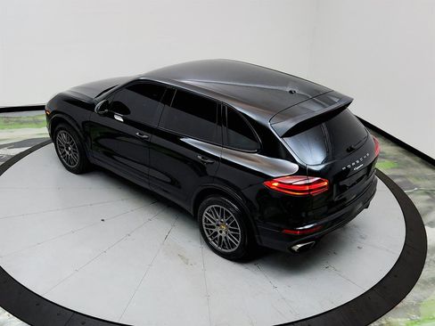 Used 2017 Porsche Cayenne Platinum Edition image 34