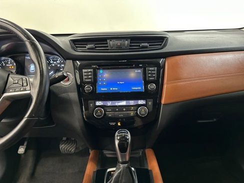 Used 2017 Nissan Rogue SL w/ SL Premium Package image 20