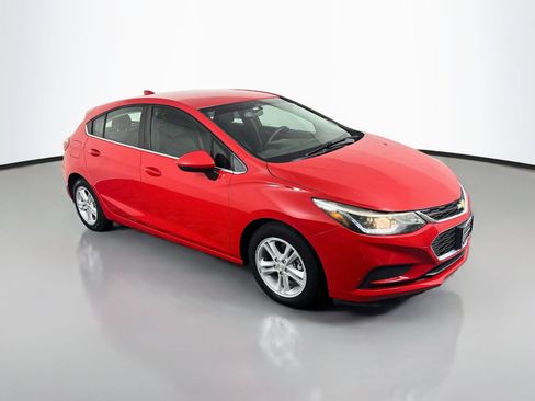 Used 2017 Chevrolet Cruze LT w/ Convenience Package FWD image 1