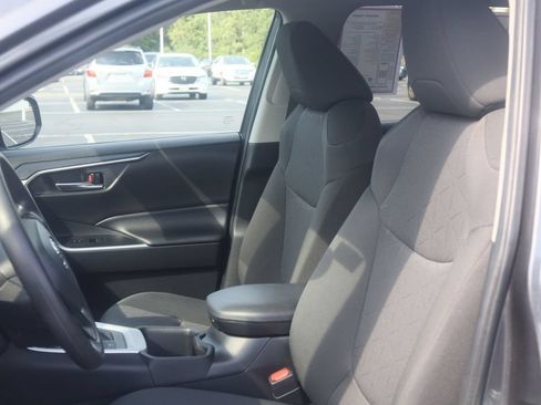 Certified 2024 Toyota RAV4 XLE AWD/4WD image 18