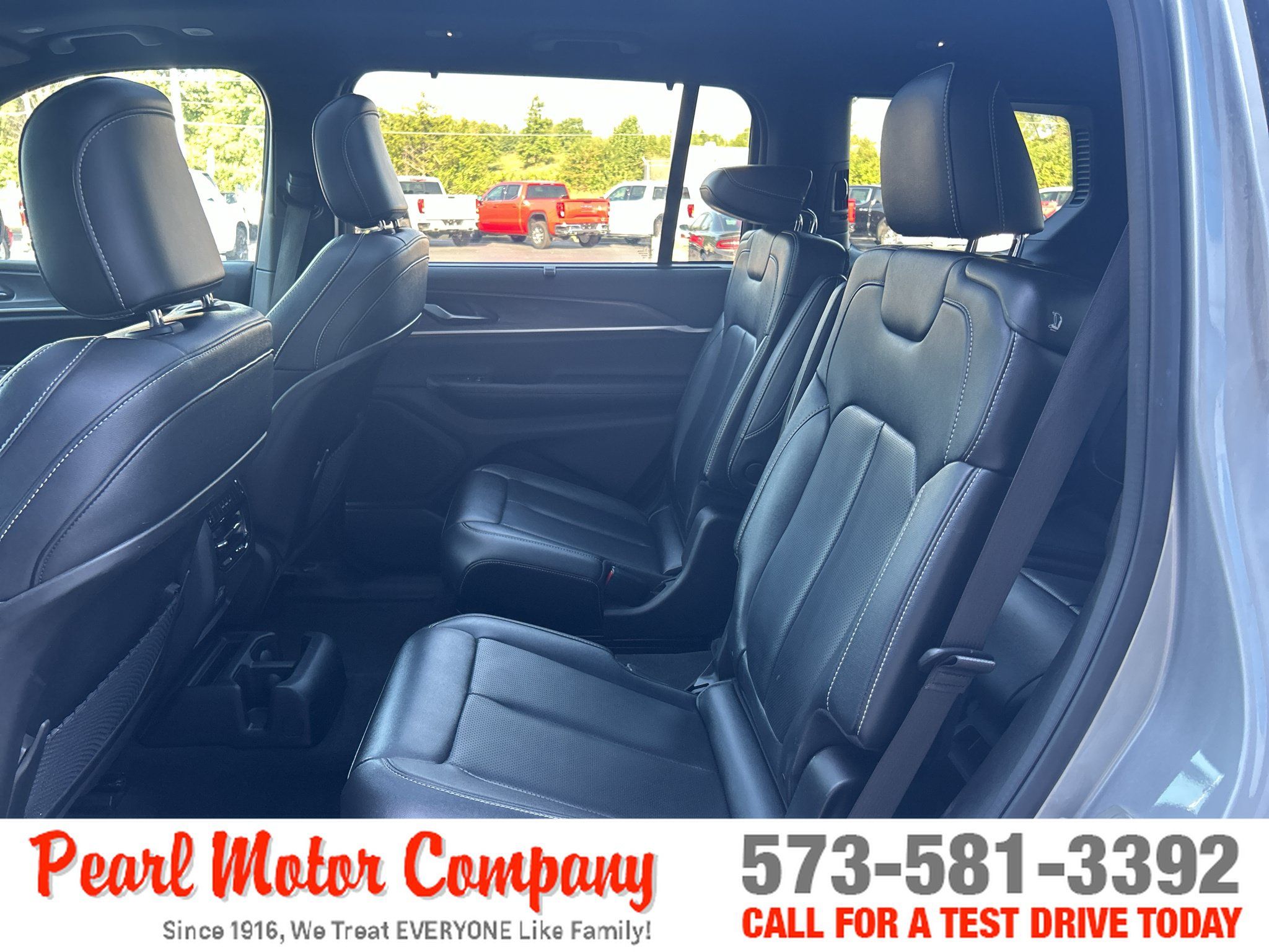 Used 2024 Jeep Grand Cherokee L Limited w/ Luxury Tech Group II AWD/4WD image 21