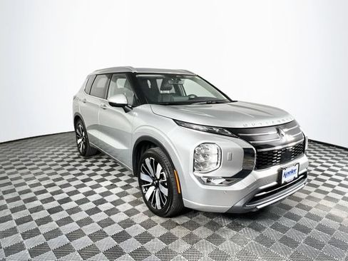 Used 2025 Mitsubishi Outlander SEL AWD/4WD image 8