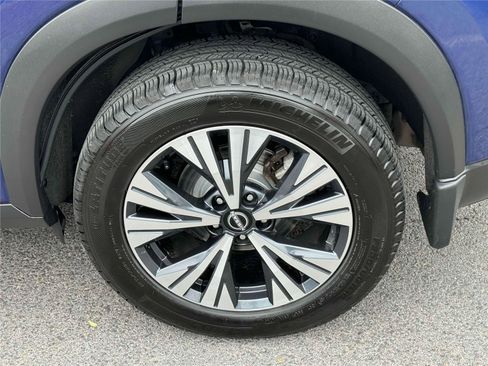 Certified 2022 Nissan Rogue SV image 13