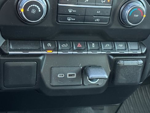 Used 2021 Chevrolet Silverado 1500 Custom image 31