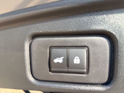 Certified 2024 Nissan Pathfinder SL w/ SL Premium Package image 34