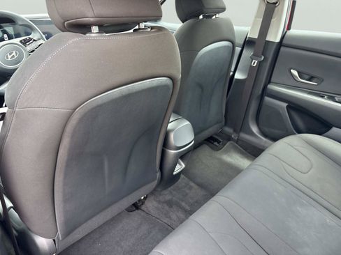Used 2024 Hyundai Elantra SEL FWD image 12