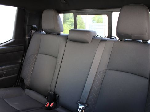 Used 2024 Toyota Tacoma SR5 AWD/4WD image 18