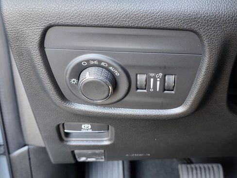 New 2025 Jeep Grand Cherokee L Altitude image 26