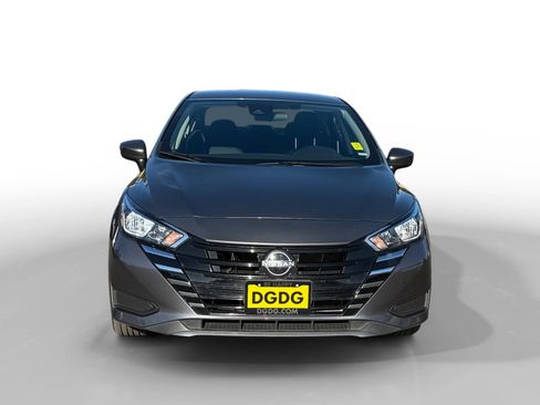 Used 2023 Nissan Versa SV image 8