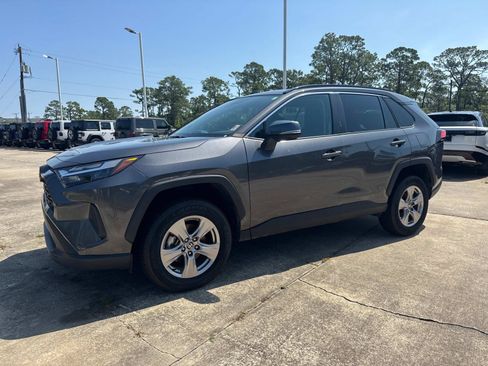 Used 2024 Toyota RAV4 XLE FWD image 7