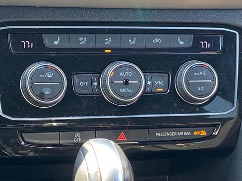 Used 2022 Volkswagen Atlas Cross Sport SE w/ Panoramic Sunroof Package image 9