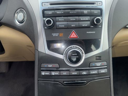 Used 2015 Hyundai Azera Limited image 21