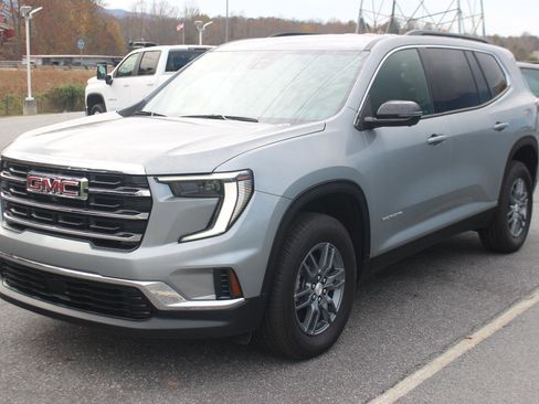 New 2025 GMC Acadia Elevation image 3
