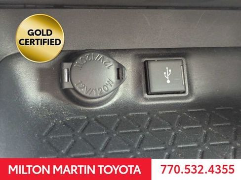 Certified 2021 Toyota RAV4 XLE FWD image 21
