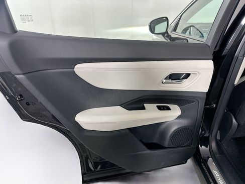 Used 2023 Nissan Ariya FWD image 27