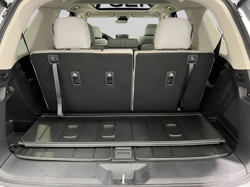 Used 2025 Honda Pilot Elite image 45