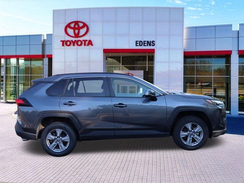 Used 2025 Toyota RAV4 XLE FWD image 2