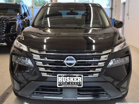Used 2025 Nissan Rogue SV AWD/4WD image 3