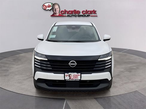 New 2026 Nissan Kicks SV image 8