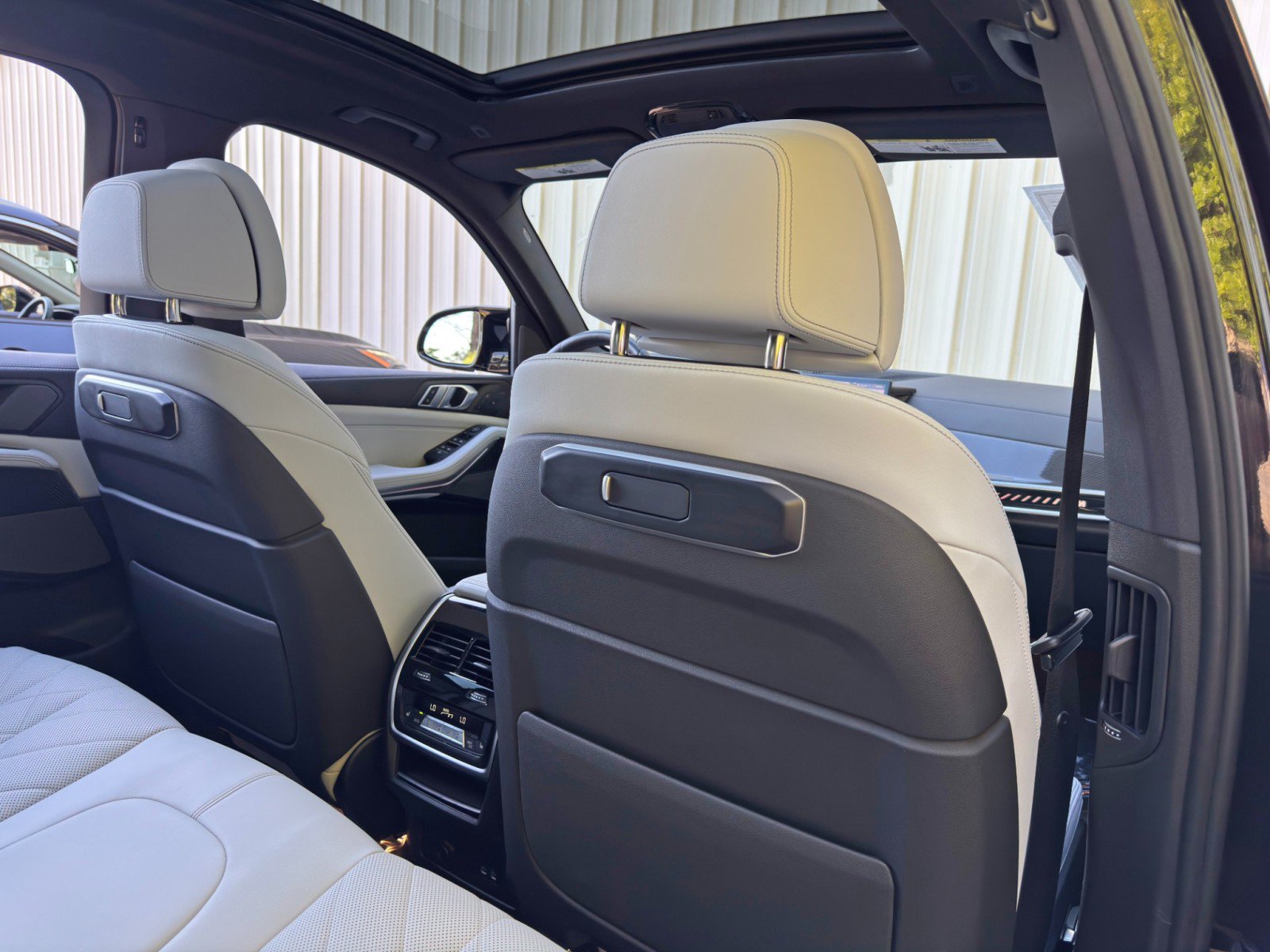 Used 2025 BMW X5 M60i w/ Climate Comfort Package AWD/4WD image 43