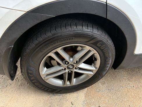 Used 2018 Hyundai Santa Fe Sport AWD/4WD image 9