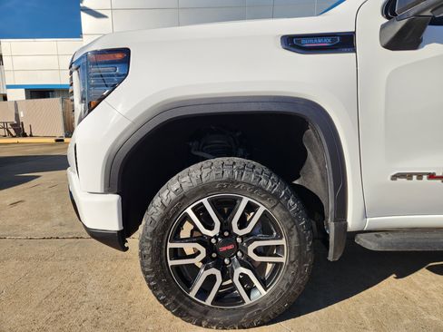 Certified 2024 GMC Sierra 1500 AT4 w/ Technology Package image 9