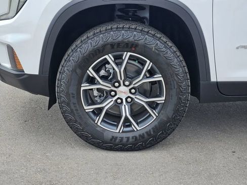 New 2026 GMC Acadia AT4 w/ Luxury Package AWD/4WD image 9