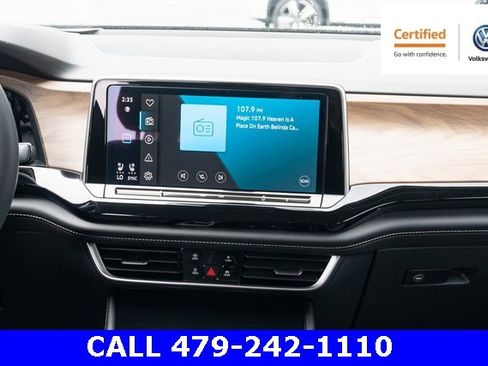 Certified 2024 Volkswagen Atlas SE w/ Black Wheel Package image 32