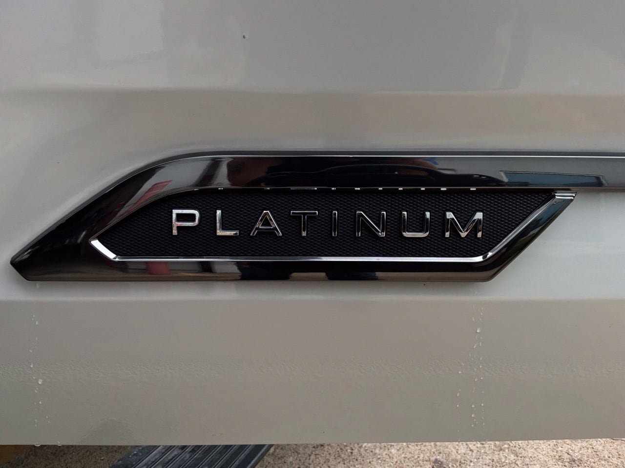 Used 2025 Toyota Sequoia Platinum AWD/4WD image 10
