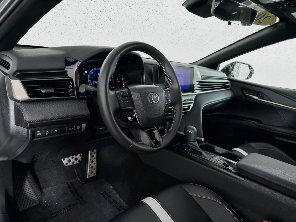 Used 2025 Toyota Camry SE FWD image 14