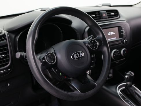 Used 2019 Kia Soul FWD image 13