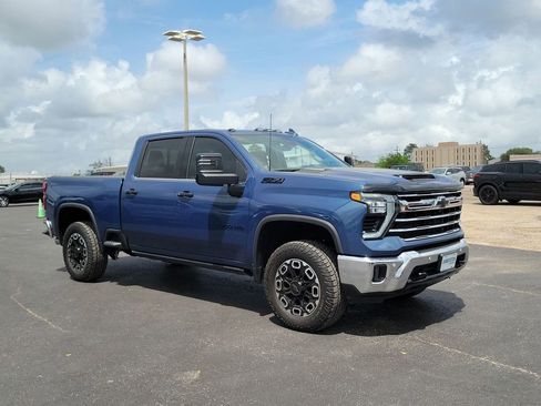 Used 2024 Chevrolet Silverado 2500 LTZ w/ LTZ Texas Edition image 8