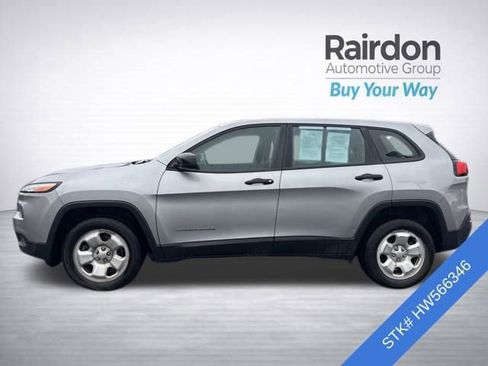 Used 2017 Jeep Cherokee Sport AWD/4WD image 3