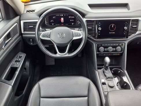 Used 2021 Volkswagen Atlas SEL AWD/4WD image 2