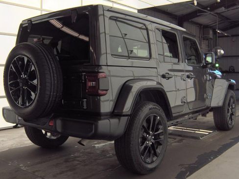 Used 2025 Jeep Wrangler Unlimited Sahara w/ Safety Group image 4