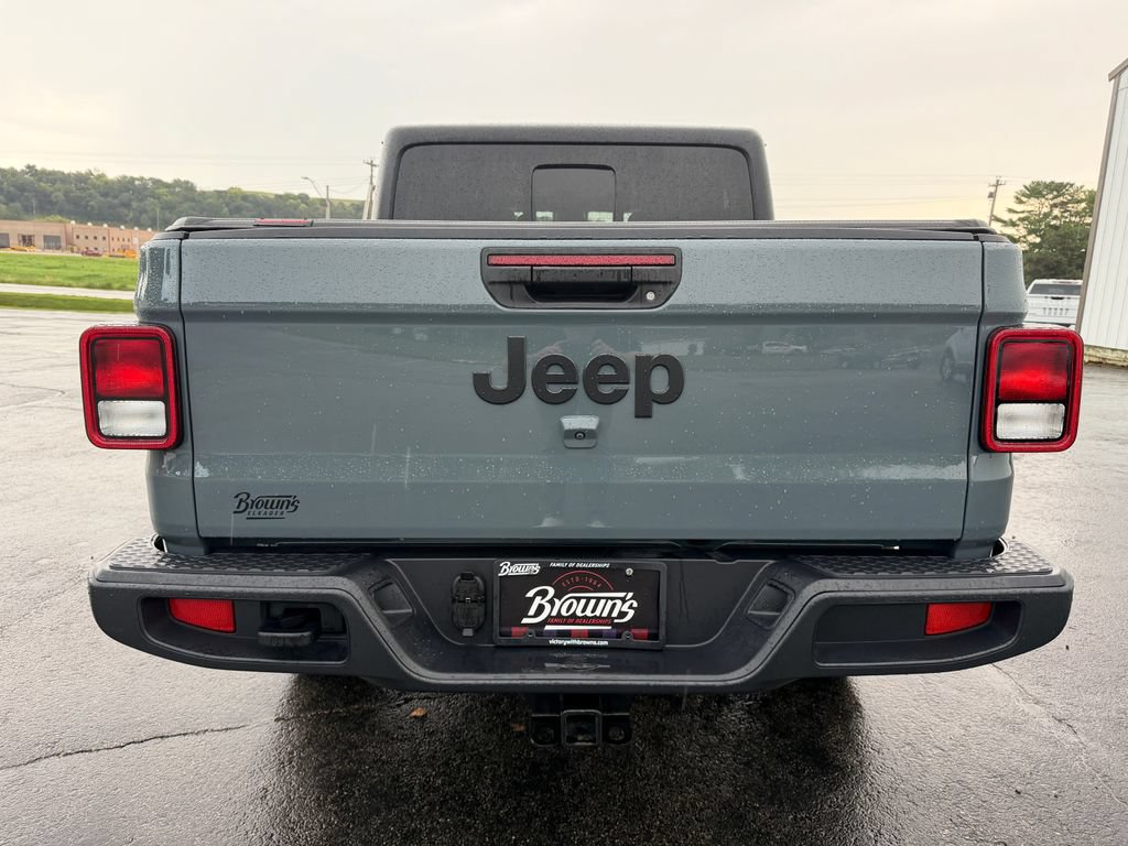 Used 2025 Jeep Gladiator Sport AWD/4WD image 6