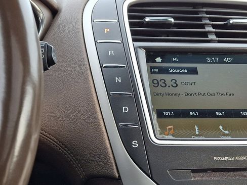 Used 2016 Lincoln MKX Reserve w/ Technology Package image 14