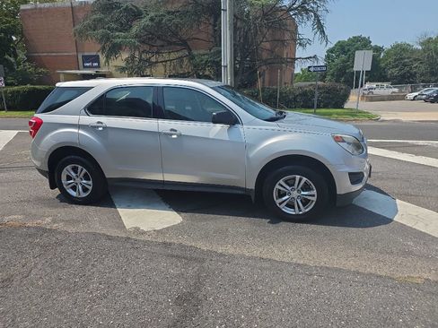 Used 2017 Chevrolet Equinox LS FWD image 4