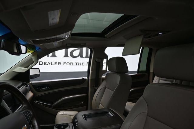 Used 2019 Chevrolet Suburban LT AWD/4WD image 18