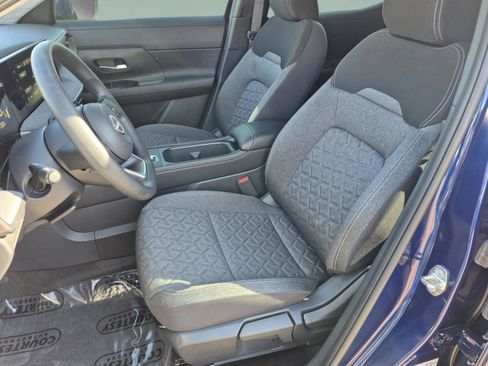 Certified 2025 Nissan Kicks SV AWD/4WD image 19