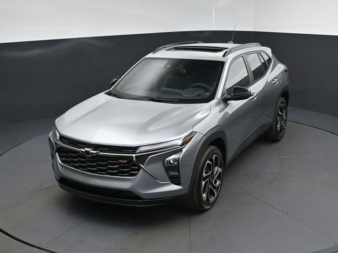 New 2026 Chevrolet Trax RS w/ Sunroof Package FWD image 29