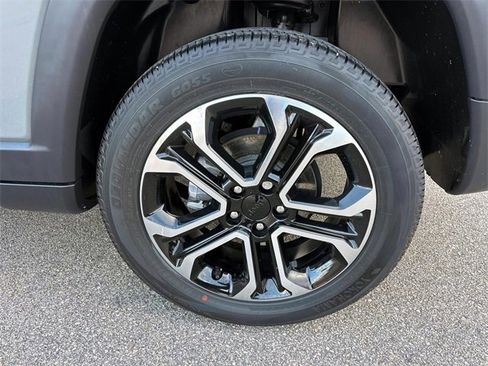 Used 2022 Jeep Compass Limited image 27