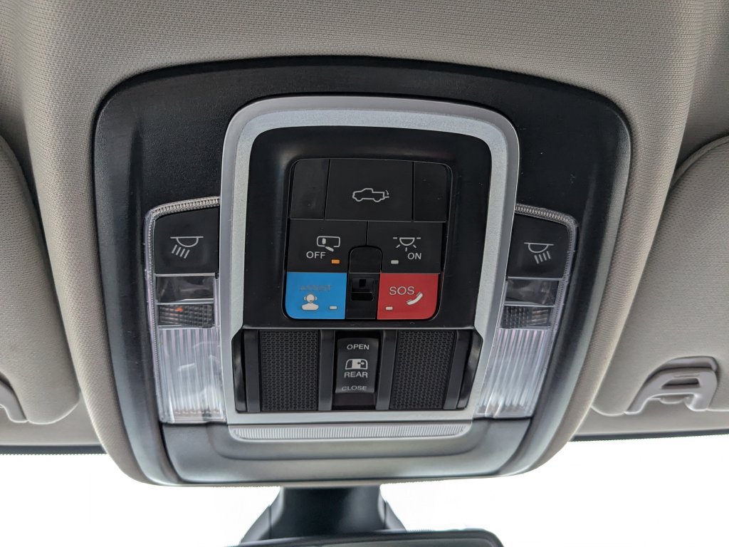 Used 2024 RAM 2500 Laramie AWD/4WD image 30