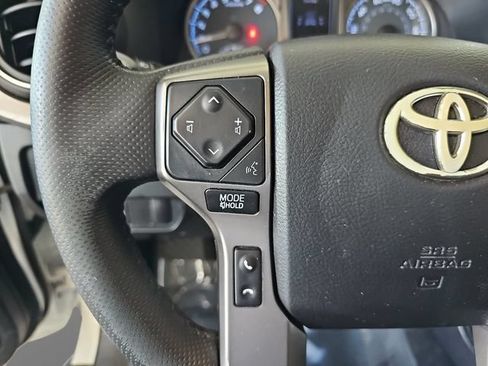 Used 2020 Toyota Tacoma SR5 RWD image 14