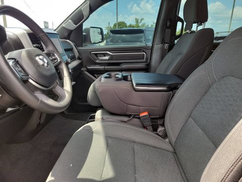 Used 2025 RAM 1500 Big Horn AWD/4WD image 5