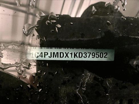 Used 2019 Jeep Cherokee Limited image 32