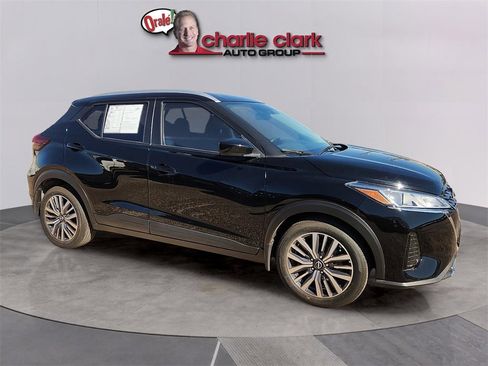 Used 2024 Nissan Kicks SV image 6