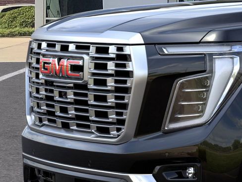 Used 2026 GMC Yukon XL Denali w/ Advanced Technology Package image 37